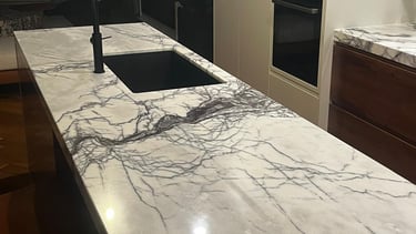 Natural stone sealing to protect marble surfaces from stains