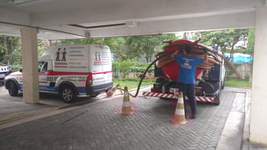 desentupimento de esgoto com caminhão