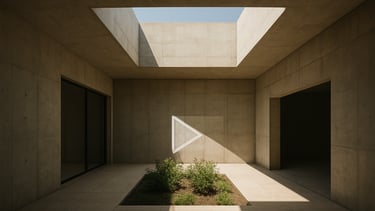 Captura de pantalla de video de recorrido arquitectónico de Casa Origen, mostrando el patio central con luz cenital y un icono minimalista de reproducción superpuesto.