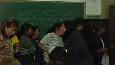 Primeros talleres de capacitación en comunicación indígena.