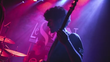 photo de concert d'un bassiste de Montpellier