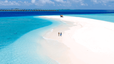Kudadoo Maldives Dream Island couple