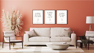 Décoration murale avec des posters de la série Gratitude