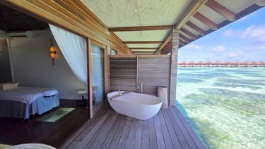 Hurawalhi Maldives spa treatment room