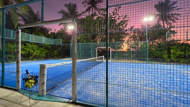 kudadoo maldives padel court