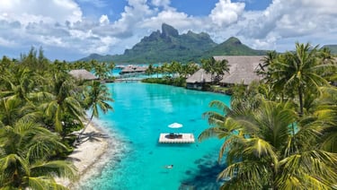 four-seasons-bora-bora-drone-floating-pontoon