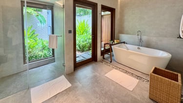 Baros Maldives baros suite bathroom