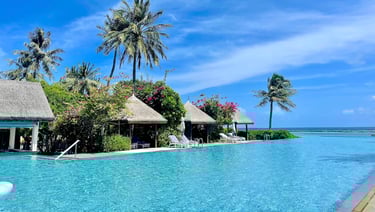 Four Seasons Landaa Giraavaru Maldives pool