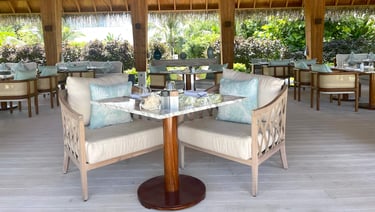 Jumeirah Olhahali Island Maldives restaurant