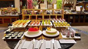 Ozen Life Maadhoo Maldives buffet dinner dessert