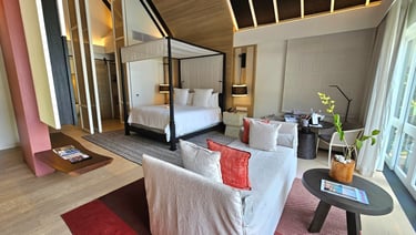 four-seasons-landaa-giraavaru-maldives-beach-villa-bedroom