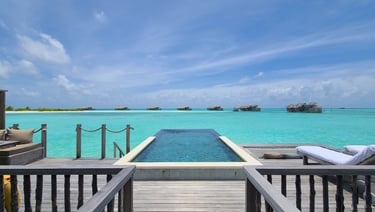 gili-lankanfushi-maldives-overwater-villa-pool-2