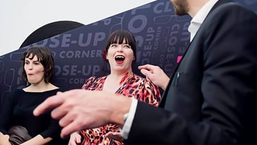 the benefits of a close up magician