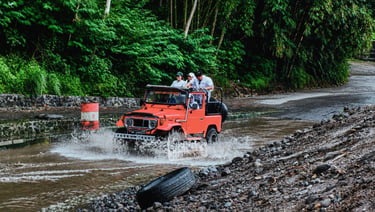Jeep Merapi siap mengantar wisatawan menjelajahi jalur Lava Tour Merapi