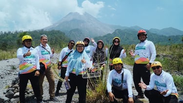 Pakaian yang nyaman untuk mengikuti Lava Tour Merapi di lereng Gunung Merapi