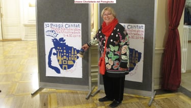 Chorleiterin Gabriele Tschache beim Chorfestival Praga Cantat in Prag