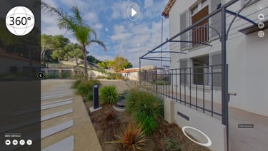 Loft spacieux à La Seyne-sur-Mer capté en photo grand angle et visite 360°