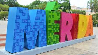 a colorful sign that says'merrime '