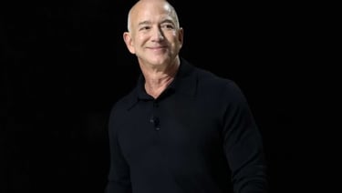 Jeff Bezos em close
