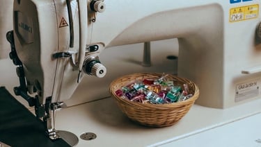 Kooksey Sewing machine Juki DU1181N sewing black faux leather