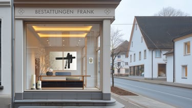 Schaufenster mit Sicht auf Plakat zur Innenraum-Dekoration.