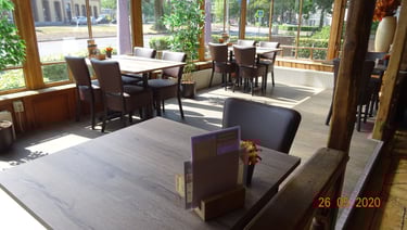 Cafe La Porte binnen