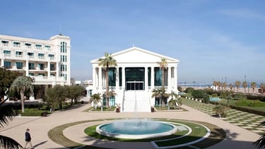 Las Arenas Hotel: Panoramic views of the hotel and beachfront