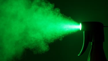 Désinfection et nettoyage antibactérien de climatisation par pulvérisation professionnelle