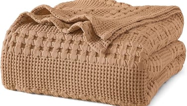 Cozy bed blanket for rustic bedroom décor, farmhouse-style cotton throw blanket, l
