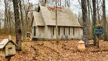 Mentone, AL - Mentone Wedding Chapel in the woods