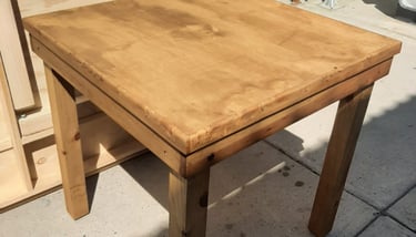 Mesa Cuadrada para Restaurantede Madera Fiestas del Sol Mobiliario www.sillasymesasfiestasdelsol.com