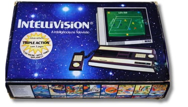  Intellivision lançado no Brasil em 1983 pela antiga Digimed mudou para digiplay em 1984,