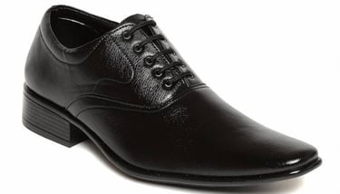 zapato color negro para hombre en piel de cabra