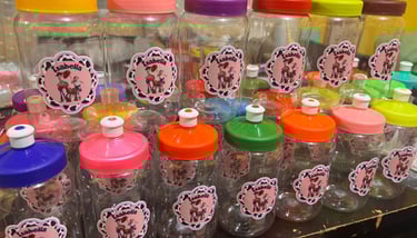 cilindros d agua para recuerdos de fiesta de Toy Story personalizadas, con tapas de colores y sticke