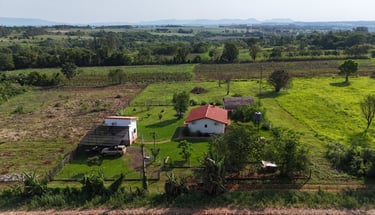 1,4 ha Anwesen in Arroyo Moroti, Nähe Independencia – Grundstück mit Gebäuden, Wald & Weitsicht