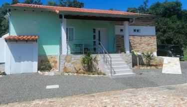 Modernes Wohnhaus mit Pool im Barrio Cerrado – Nueva Colombia bei Asunción