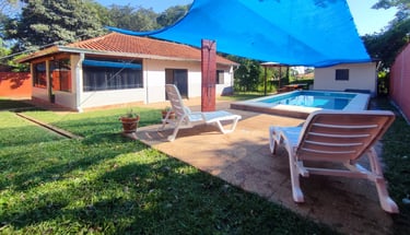 Möbliertes Wohnhaus mit Garten, Pool und Glasfaser-Internet in Independencia / Planta Urbana