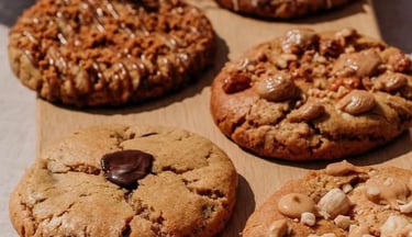 Plusieurs cookies sur une table