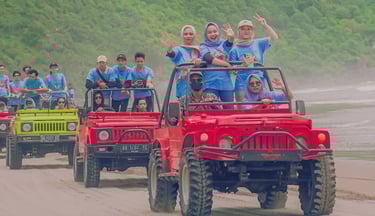 Jeep Gumuk Pasir Parangtritis untuk wisata offroad keluarga dan grup