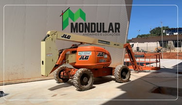Obra com plataforma elevatória MONDULAR