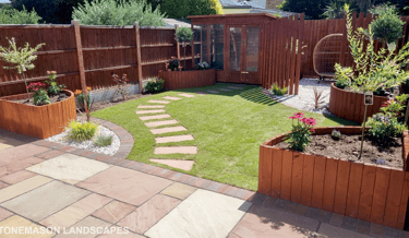 Designer Traditional Modern Circle & Curves Wooden Planters & Modern Screen With Summer House
