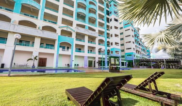 anylodge marina island swimming pool