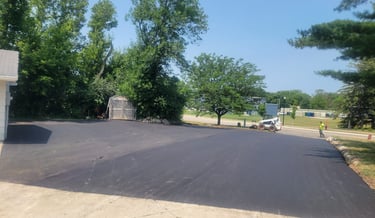 asphalt-installation-for-residential-driveway.jpg