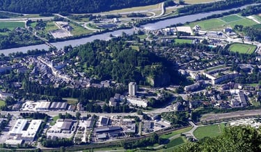 centre de Montmélian depuis la Roche du Guet