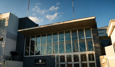 UTN Facultad Regional Avellaneda FRA, Fachada del edificio y dirección