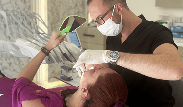 Girne, Kıbrıs’ta uzman diş hekimi Dr. Dt. Kemal Güldüren | Diş teli, ortodonti, şeffaf plak.