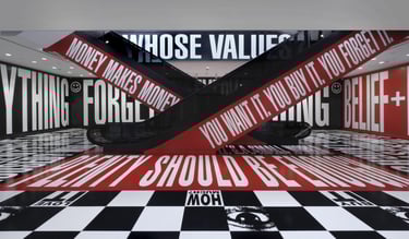 Barbara Kruger, grande parte do seu trabalho consiste em fotografias em preto-e-branco que são sobre