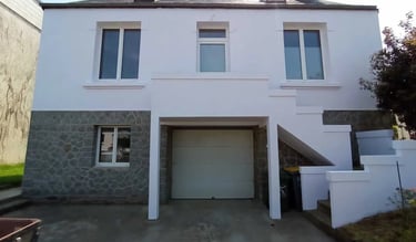 Résultat final d'un ravalement de façade complet avec peinture de protection extérieure à Morlaix