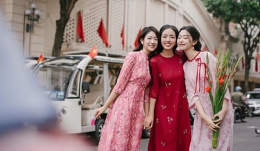 Những cách tạo dáng chụp ảnh áo dài nhóm và cặp đôi tình tứ