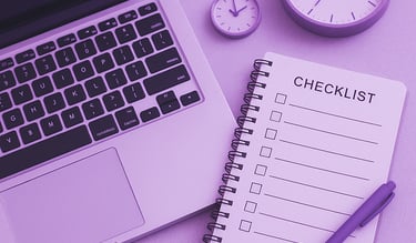 Notebook con checklist para aprendizaje práctico